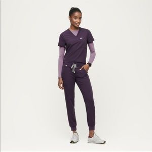 FIGS Catarina Scrub Top & Zamora Joggers in Purple Shadow